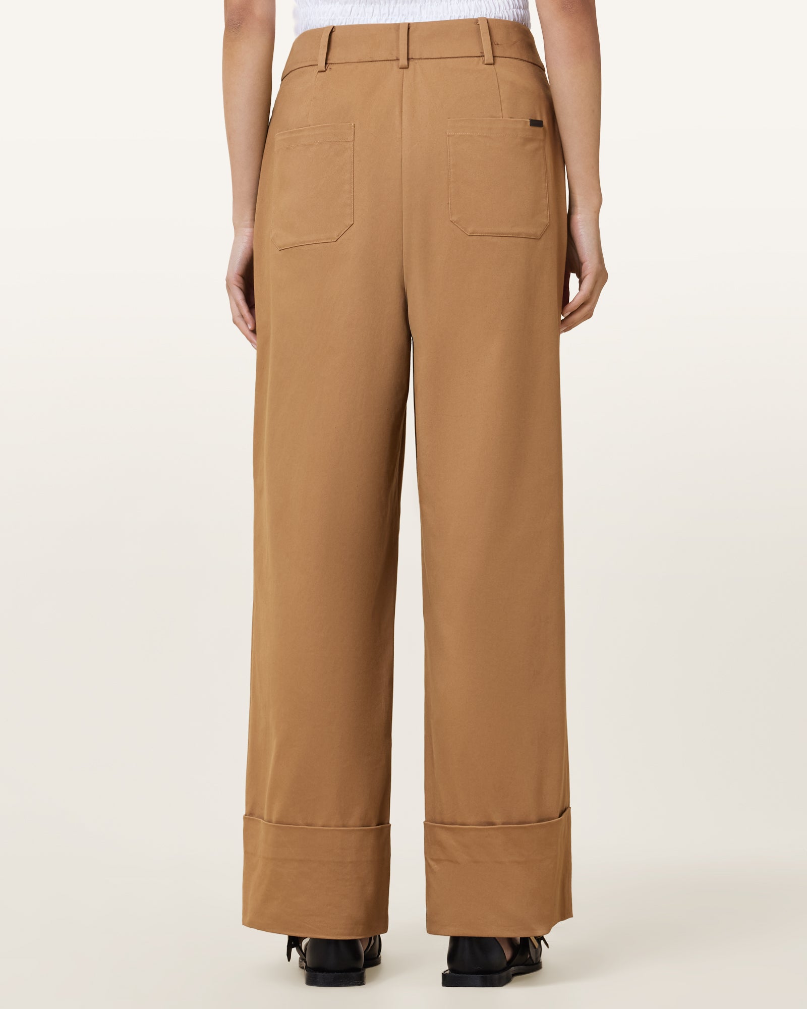 Poppy Chino - Image 6