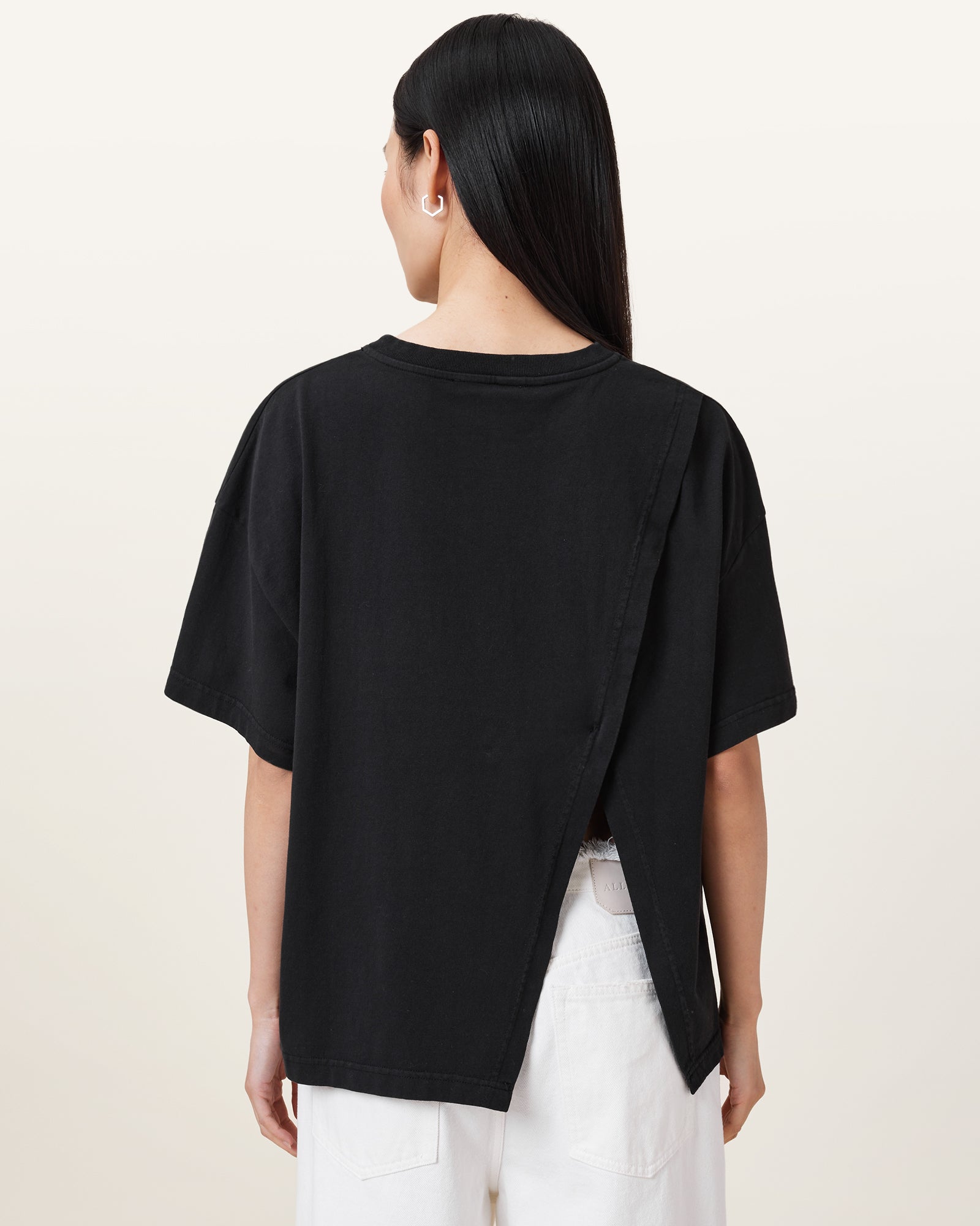 Avri Logo Tee - Image 7